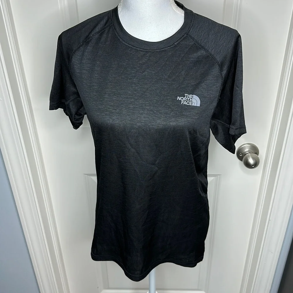 The North Face shirt size small